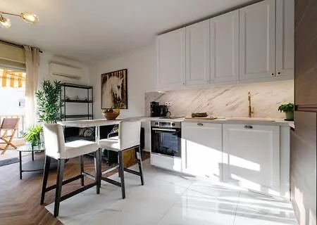 Apartment Sunlight - Suze Modern Beausoleil