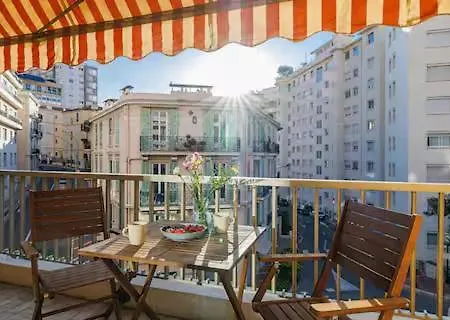 Sunlight - Suze Modern Apartment Beausoleil