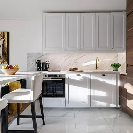 Apartment Sunlight - Suze Modern *