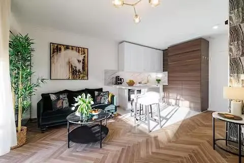 Apartment Sunlight - Suze Modern *